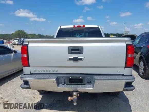 2015 Chevrolet Silverado 1500 LT z VIN 1GCVKREH9FZ230255, wystawiony jako IAAI lot #42810946 z przebiegiem 131 323 mil mil oraz . Historia ofert i sprzedaży dostępna na DreamBid. Obrazek 16.