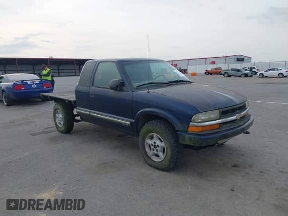 2000 Chevrolet S-10 LS с VIN 1GCDT19W9Y8202273, выставлен на аукционе IAAI как лот 42130079 с пробегом 190 140 миль миль и . История ставок и продаж доступна на DreamBid. Изображение 1.
