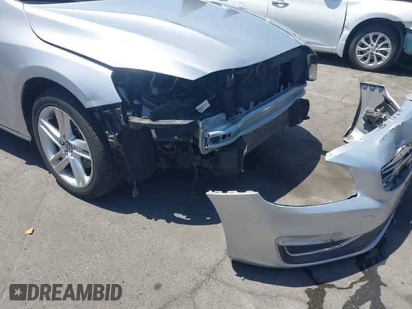 2015 Volvo S60 T5 Drive-E Premier with VIN YV126MFB8F2316406, listed as a IAAI auction lot 42517670 with 80,027 mi miles and . Bid and sale history available at DreamBid. Image 18.