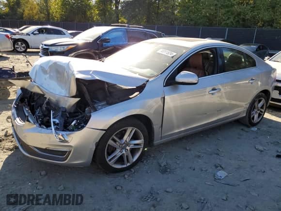 2015 Volvo S60 T5 Platinum с VIN YV1612TM8F1357277, выставлен на аукционе Copart как лот 74011524 с пробегом 142 092 миль миль и На запчасти • Non repairable. История ставок и продаж доступна на DreamBid. Изображение 1.