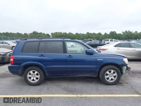 2002 Toyota Highlander с VIN JTEGF21A220033886, выставлен на аукционе IAAI как лот 42924339 с пробегом 278 100 миль миль и . История ставок и продаж доступна на DreamBid. Изображение 13.