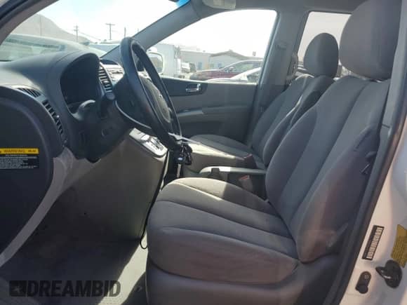2007 Hyundai Entourage GLS с VIN KNDMC233476020303, выставлен на аукционе Copart как лот 78505804 с пробегом 197 105 миль миль и Списание • Salvage title. История ставок и продаж доступна на DreamBid. Изображение 7.