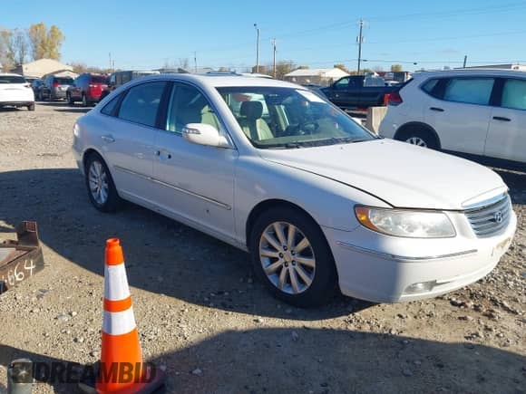 2010 Hyundai Azera Limited with VIN KMHFC4DF9AA513407, listed as a IAAI auction lot 43564171 with 183,747 mi miles and . Bid and sale history available at DreamBid. Image 1.