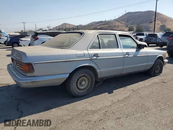 1982 Mercedes-Benz 300 SD с VIN WDBCB20A3CB015224, выставлен на аукционе Copart как лот 67683185 с пробегом 93 284 миль миль и Чистый • Clean title. История ставок и продаж доступна на DreamBid. Изображение 3.