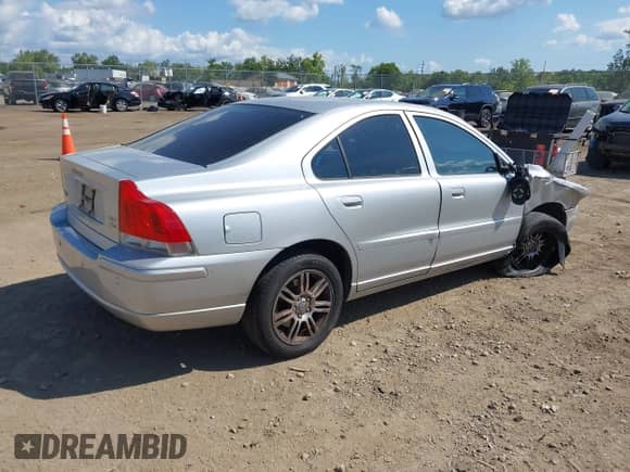 2007 Volvo S60 2.5L Turbo с VIN YV1RH592272609729, выставлен на аукционе IAAI как лот 43079885 с пробегом 222 757 миль миль и . История ставок и продаж доступна на DreamBid. Изображение 4.