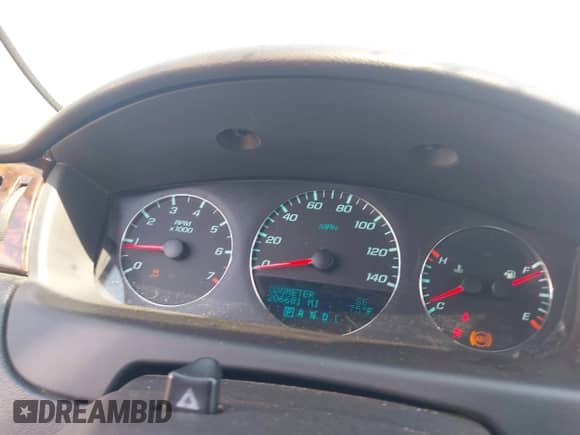 2013 Chevrolet Impala LT с VIN 2G1WB5E33D1130300, выставлен на аукционе IAAI как лот 43252613 с пробегом 206 681 миль миль и . История ставок и продаж доступна на DreamBid. Изображение 7.
