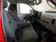 2012 Chevrolet Silverado 1500 Work Truck z VIN 1GCNKPEA4CZ100743, wystawiony jako Copart lot #70768315 z przebiegiem 183 019 mil mil oraz Szkoda całkowita • Salvage title. Historia ofert i sprzedaży dostępna na DreamBid. Obrazek 10.