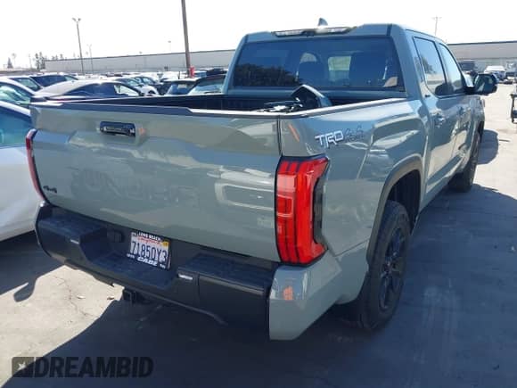 2024 Toyota Tundra Limited z VIN 5TFWA5DB9RX161273, wystawiony jako IAAI lot #41676655 z przebiegiem 10 371 mil mil oraz . Historia ofert i sprzedaży dostępna na DreamBid. Obrazek 4.