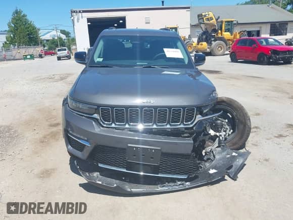 2024 Jeep Grand Cherokee with VIN 1C4RJYB68RC714152, listed as a IAAI auction lot 42532809 with 3,628 mi miles and . Bid and sale history available at DreamBid. Image 12.