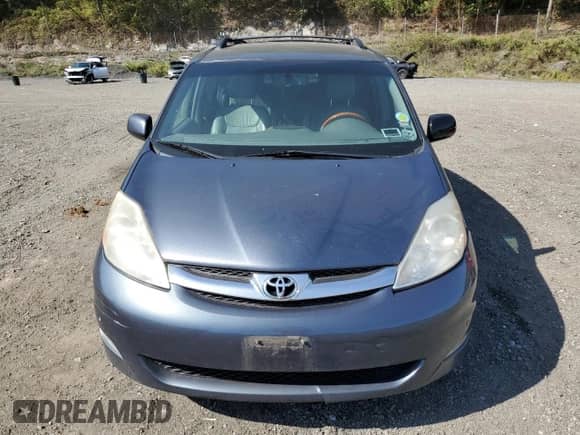 2010 Toyota Sienna XLE с VIN 5TDDK4CC0AS033362, выставлен на аукционе Copart как лот 84948445 с пробегом Не указан миль и Чистый • Clean title. История ставок и продаж доступна на DreamBid. Изображение 5.