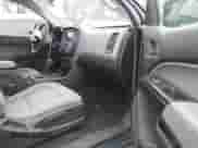 2018 Chevrolet Colorado 2WD Work Truck z VIN 1GCHSBENXJ1194805, wystawiony jako IAAI lot #42131902 z przebiegiem 109 328 mil mil oraz . Historia ofert i sprzedaży dostępna na DreamBid. Obrazek 5.