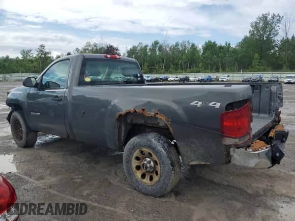 2011 GMC Sierra 1500 Work Truck z VIN 1GTN2TE0XBZ105489, wystawiony jako Copart lot #60277115 z przebiegiem 158 408 mil mil oraz Szkoda całkowita • Salvage title. Historia ofert i sprzedaży dostępna na DreamBid. Obrazek 2.