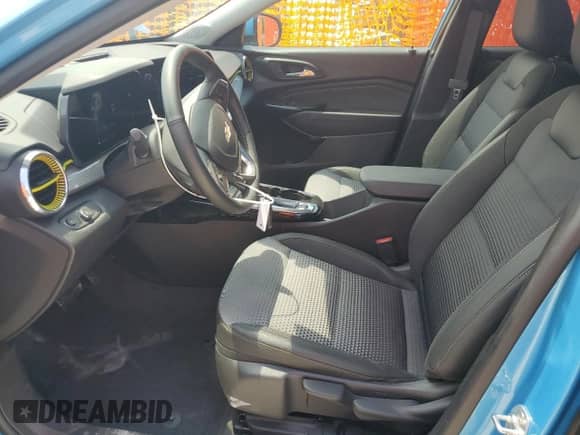 2025 Chevrolet Trax LT с VIN KL77LHEP0SC158752, выставлен на аукционе Copart как лот 70220755 с пробегом 8 831 миль миль и На запчасти • Non repairable. История ставок и продаж доступна на DreamBid. Изображение 7.