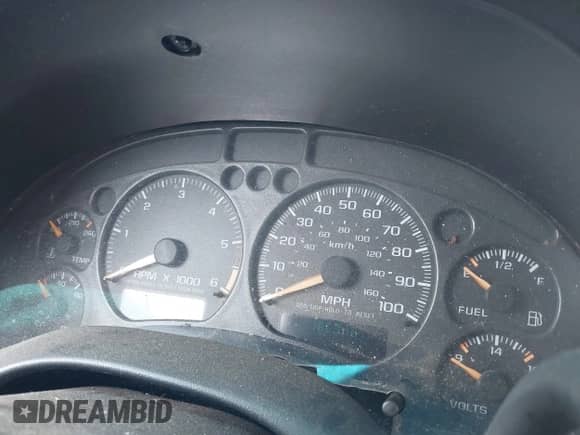 2002 Chevrolet Blazer LS z VIN 1GNDT13W12K197063, wystawiony jako IAAI lot #42436248 z przebiegiem 186 318 mil mil oraz . Historia ofert i sprzedaży dostępna na DreamBid. Obrazek 7.