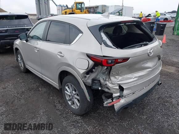 2024 Mazda CX-5 S Select z VIN JM3KFBBM1R0376293, wystawiony jako IAAI lot #42645238 z przebiegiem 15 694 mil mil oraz . Historia ofert i sprzedaży dostępna na DreamBid. Obrazek 3.