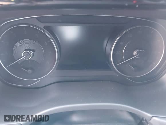 2022 Hyundai Palisade SEL z VIN KM8R44HE3NU472045, wystawiony jako IAAI lot #40617564 z przebiegiem Nie podano mil oraz . Historia ofert i sprzedaży dostępna na DreamBid. Obrazek 7.