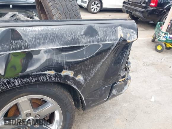 2010 Dodge 1500 SLT z VIN 1D7RB1GT0AS202503, wystawiony jako IAAI lot #42284772 z przebiegiem 193 206 mil mil oraz . Historia ofert i sprzedaży dostępna na DreamBid. Obrazek 19.