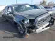 2018 Toyota Tacoma SR5 z VIN 3TMBZ5DN8JM013191, wystawiony jako IAAI lot #42555761 z przebiegiem 34 542 mil mil oraz . Historia ofert i sprzedaży dostępna na DreamBid. Obrazek 1.