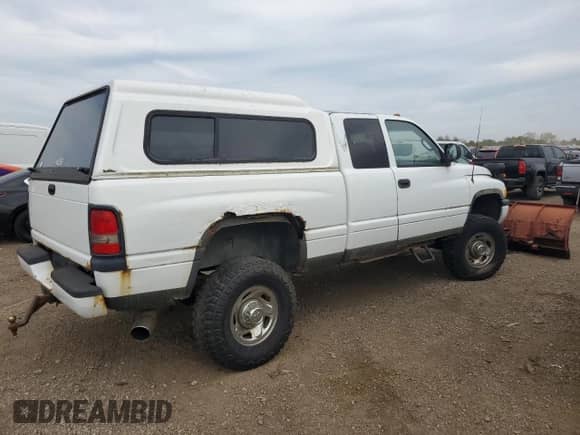 1998 Dodge 2500 with VIN 3B7KF22D1WG115522, listed as a Copart auction lot 86814105 with 320,260 mi miles and Clean title. Bid and sale history available at DreamBid. Image 3.