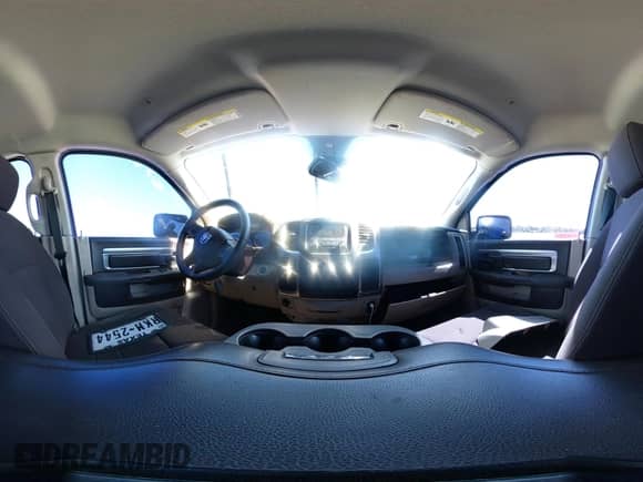 2018 Ram 1500 Tradesman с VIN 1C6RR6FG7JS201850, выставлен на аукционе IAAI как лот 43581736 с пробегом 177 293 миль миль и . История ставок и продаж доступна на DreamBid. Изображение 18.