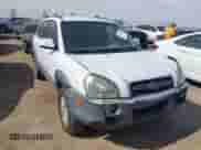 2007 Hyundai Tucson SE z VIN KM8JN12D77U567610, wystawiony jako IAAI lot #42247105 z przebiegiem 171 833 mil mil oraz . Historia ofert i sprzedaży dostępna na DreamBid. Obrazek 1.