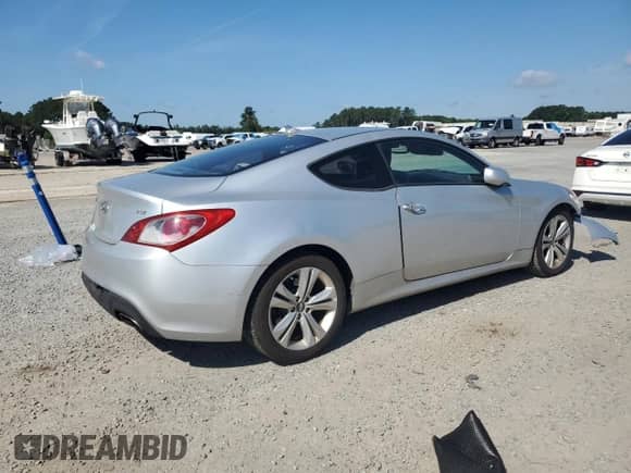 2010 Hyundai Genesis Coupe Premium с VIN KMHHT6KD5AU018447, выставлен на аукционе Copart как лот 61365065 с пробегом 217 891 миль миль и Списание • Salvage title. История ставок и продаж доступна на DreamBid. Изображение 3.
