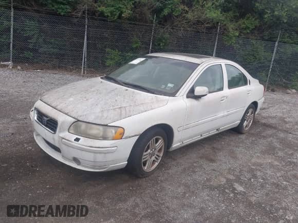 2009 Volvo S60 2.5T with VIN YV1RS592492735787, listed as a IAAI auction lot 42656542 with Not provided miles and . Bid and sale history available at DreamBid. Image 2.