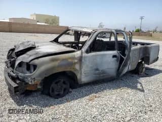 2004 Toyota Tundra SR5 z VIN 5TBBT44104S452083, wystawiony jako Copart lot #62192855 z przebiegiem Nie podano mil oraz Nie do naprawy • Non repairable. Historia ofert i sprzedaży dostępna na DreamBid. Obrazek 1.