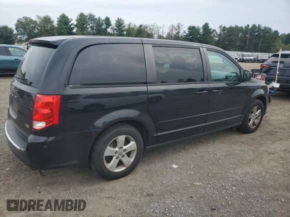 2013 Dodge Grand Caravan SE with VIN 2C4RDGBGXDR664087, listed as a Copart auction lot 84648465 with 142,167 mi miles and Clean title. Bid and sale history available at DreamBid. Image 3.