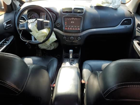 2019 Dodge Journey Crossroad с VIN 3C4PDCGB2KT867725, выставлен на аукционе Copart как лот 60966565 с пробегом 85 024 миль миль и Списание • Salvage title. История ставок и продаж доступна на DreamBid. Изображение 8.