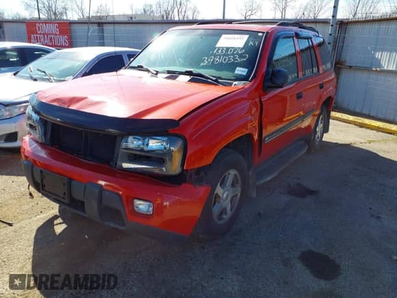 2002 Chevrolet TrailBlazer LS с VIN 1GNDT13S022270744, выставлен на аукционе IAAI как лот 41633796 с пробегом 133 076 миль миль и . История ставок и продаж доступна на DreamBid. Изображение 2.