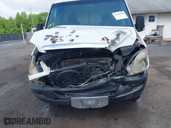 2008 Dodge Sprinter with VIN WD0PF145985271010, listed as a IAAI auction lot 42442110 with 253,318 mi miles and . Bid and sale history available at DreamBid. Image 6.