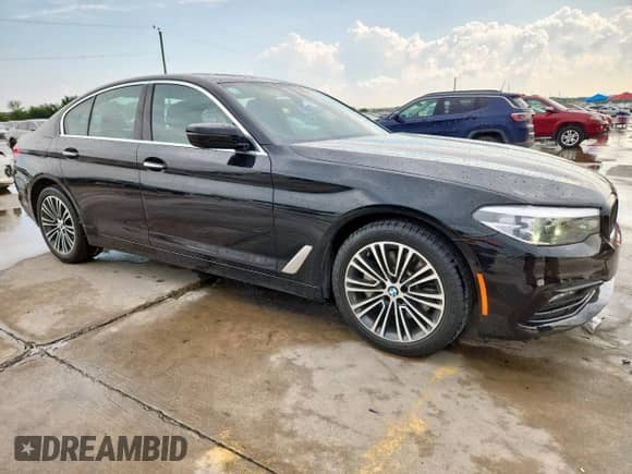 2018 BMW 5 Series 530i xDrive z VIN WBAJA7C5XJWC76654, wystawiony jako Copart lot #69140585 z przebiegiem 84 242 mil mil oraz Szkoda całkowita • Salvage title. Historia ofert i sprzedaży dostępna na DreamBid. Obrazek 4.