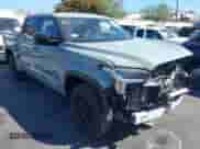 2024 Toyota Tundra Limited z VIN 5TFWA5DB9RX161273, wystawiony jako IAAI lot #41676655 z przebiegiem 10 371 mil mil oraz . Historia ofert i sprzedaży dostępna na DreamBid. Obrazek 1.