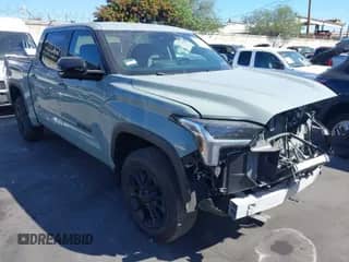 2024 Toyota Tundra Limited z VIN 5TFWA5DB9RX161273, wystawiony jako IAAI lot #41676655 z przebiegiem 10 371 mil mil oraz . Historia ofert i sprzedaży dostępna na DreamBid. Obrazek 1.