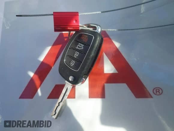 2018 Hyundai Santa Fe 2.4L with VIN 5NMZT3LB0JH053313, listed as a IAAI auction lot 42992926 with 140,803 mi miles and . Bid and sale history available at DreamBid. Image 11.