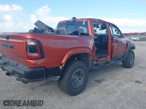 2024 Ram 1500 TRX с VIN 1C6SRFU98RN223288, выставлен на аукционе IAAI как лот 42150583 с пробегом 3 615 миль миль и . История ставок и продаж доступна на DreamBid. Изображение 4.