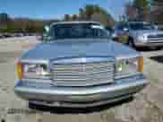 1984 Mercedes-Benz 500 с VIN WDBCA37A2EA051770, выставлен на аукционе Copart как лот 51435455 с пробегом 125 149 миль миль и Чистый • Clean title. История ставок и продаж доступна на DreamBid. Изображение 5.