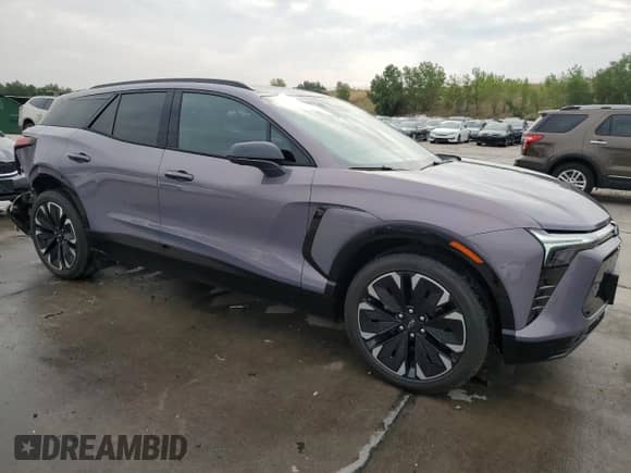 2024 Chevrolet Blazer EV eAWD RS z VIN 3GNKDCRJ0RS223890, wystawiony jako Copart lot #67454675 z przebiegiem 8 464 mil mil oraz Szkoda całkowita • Salvage title. Historia ofert i sprzedaży dostępna na DreamBid. Obrazek 4.