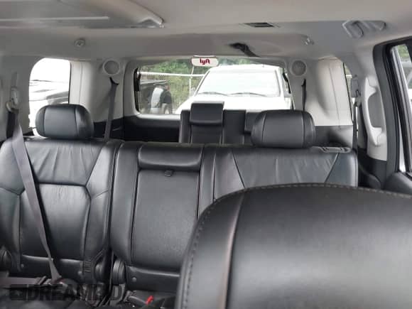 2010 Honda Pilot Touring with VIN 5FNYF3H94AB022723, listed as a IAAI auction lot 42378211 with 326,338 mi miles and . Bid and sale history available at DreamBid. Image 19.