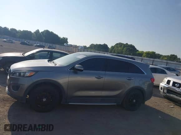 2016 Kia Sorento LX with VIN 5XYPG4A34GG041505, listed as a IAAI auction lot 42820916 with 211,799 mi miles and . Bid and sale history available at DreamBid. Image 14.