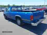 1992 Dodge Dakota z VIN 1B7HL26Y3NS501835, wystawiony jako IAAI lot #42808146 z przebiegiem 141 463 mil mil oraz . Historia ofert i sprzedaży dostępna na DreamBid. Obrazek 3.