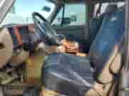 1995 Chevrolet Chevy Van с VIN 1GBEG25K7SF129087, выставлен на аукционе Copart как лот 84625695 с пробегом 170 547 миль миль и Чистый • Clean title. История ставок и продаж доступна на DreamBid. Изображение 7.