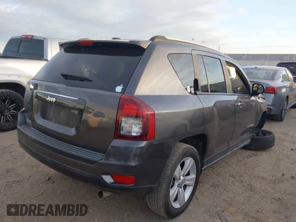 2017 Jeep Compass Sport с VIN 1C4NJCBA0HD146641, выставлен на аукционе IAAI как лот 41091501 с пробегом Не указан миль и . История ставок и продаж доступна на DreamBid. Изображение 4.