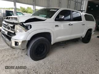 2017 Toyota Tundra Platinum с VIN 5TFAW5F11HX648952, выставлен на аукционе Copart как лот 69187785 с пробегом 116 851 миль миль и Списание • Salvage title. История ставок и продаж доступна на DreamBid. Изображение 1.