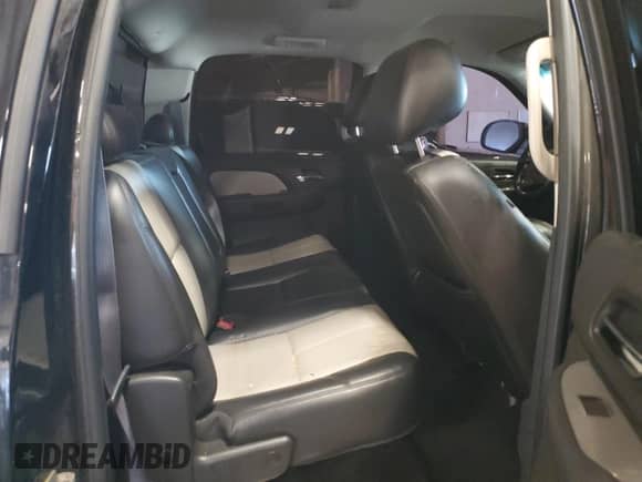 2011 GMC Sierra 1500 SLT z VIN 3GTP2WE30BG145648, wystawiony jako Copart lot #64944385 z przebiegiem 163 782 mil mil oraz Czysty tytuł • Clean title. Historia ofert i sprzedaży dostępna na DreamBid. Obrazek 10.