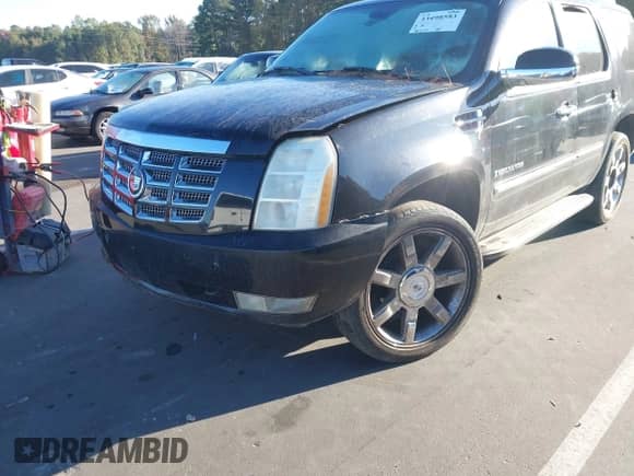2008 Cadillac Escalade with VIN 1GYFK63818R109299, listed as a IAAI auction lot 43498583 with 243,456 mi miles and . Bid and sale history available at DreamBid. Image 6.