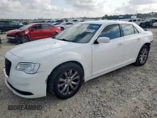 2018 Chrysler 300 Touring с VIN 2C3CCARGXJH324701, выставлен на аукционе Copart как лот 68963015 с пробегом 138 711 миль миль и Чистый • Clean title. История ставок и продаж доступна на DreamBid. Изображение 1.