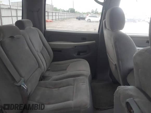 2004 Chevrolet Suburban LS with VIN 3GNEC16Z54G306970, listed as a IAAI auction lot 42201550 with Not provided miles and . Bid and sale history available at DreamBid. Image 8.