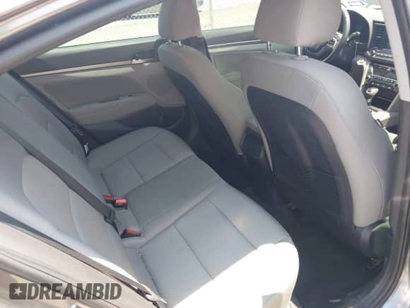 2018 Hyundai Elantra Value Edition z VIN 5NPD84LF2JH246568, wystawiony jako IAAI lot #42923255 z przebiegiem 61 966 mil mil oraz . Historia ofert i sprzedaży dostępna na DreamBid. Obrazek 8.